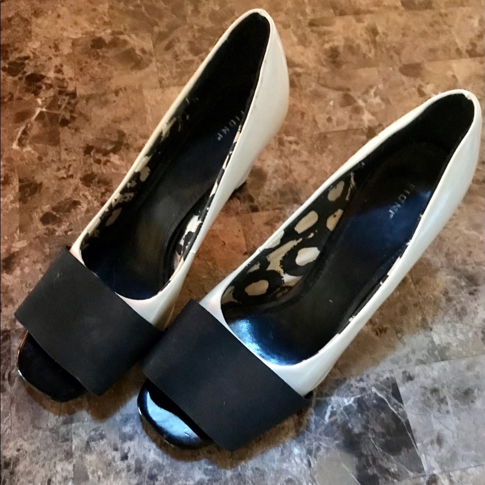 FIONI - 11B - 3 1/2 inch heel - black elastic band and almond patent.